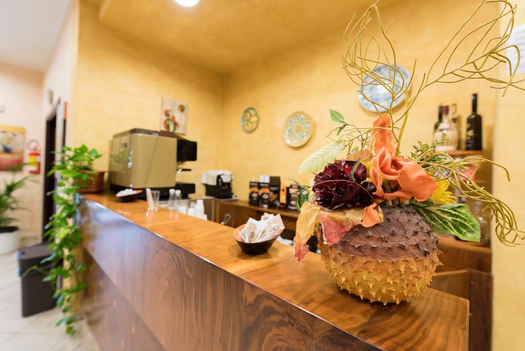 皮亚纳德利亚尔巴内西 Valle Himara旅馆 外观 照片